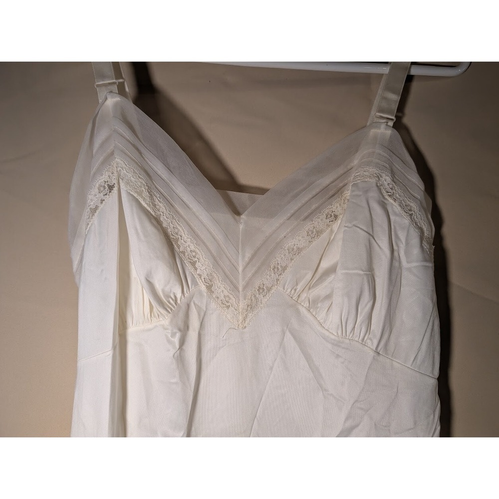 Vintage Pinehurst Full Slip 36 White Nylon Lace Trim Adjustable Straps USA - Picture 4 of 4